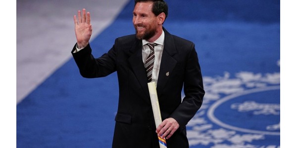 Lionel Messi bliver den første spiller i fodboldhistorien til at vinde Prinsesse af Asturias Sportspris